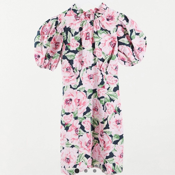 Miss Selfridge Dresses & Skirts - Miss Selfridge floral dress